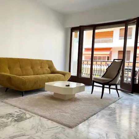 Spacious Apartment Next To The Sea Apartamento