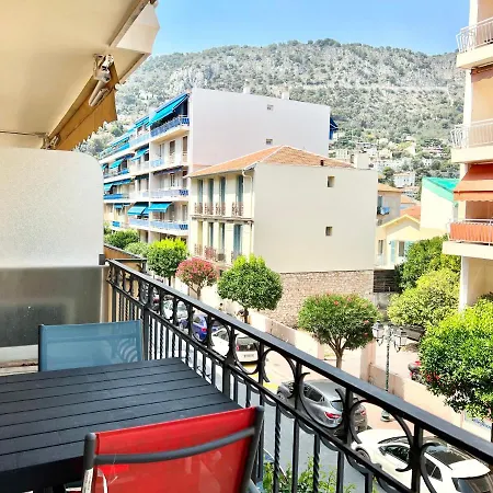 Spacious Apartment Next To The Sea Apartmán
